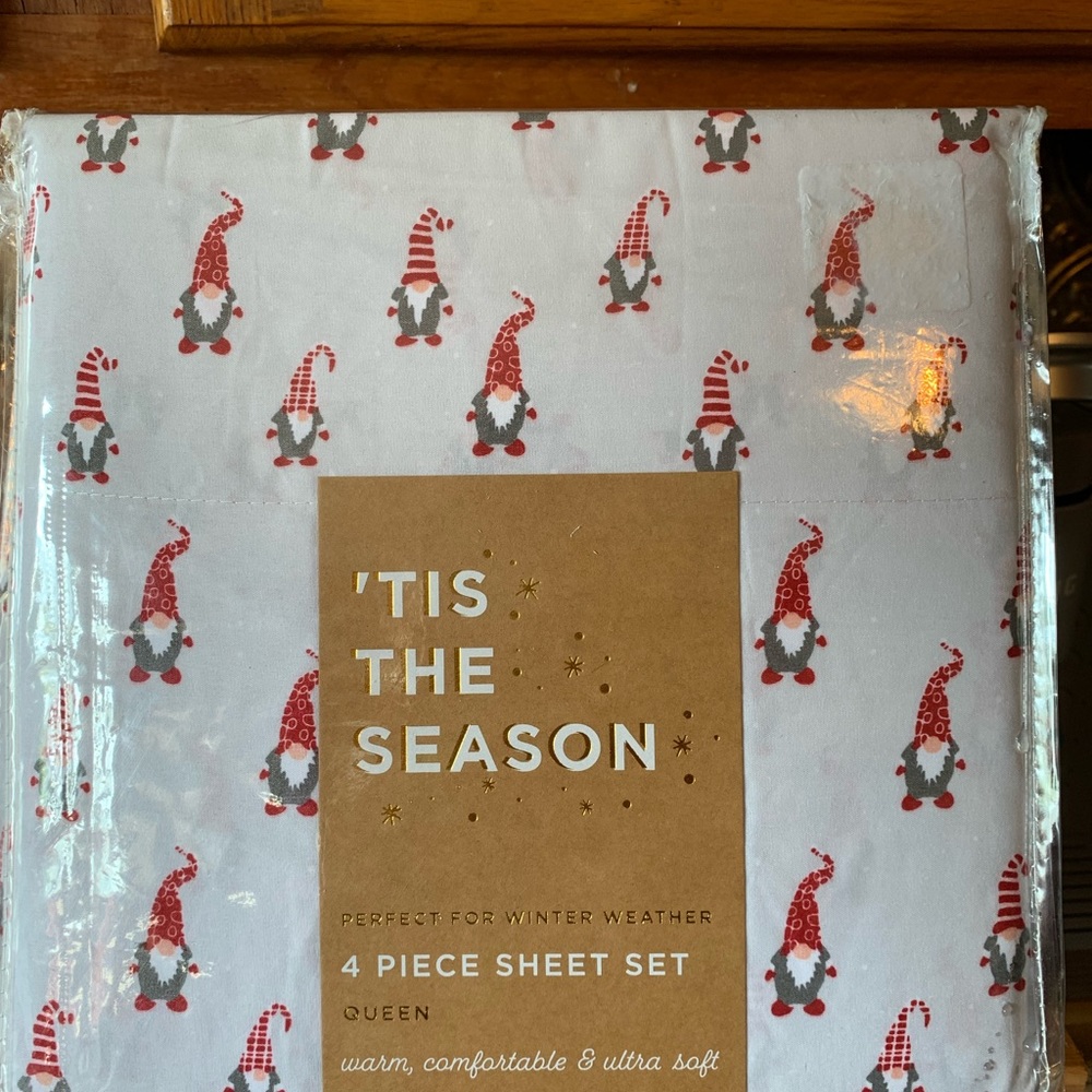 Christmas Gnomes Queen Sheet Set